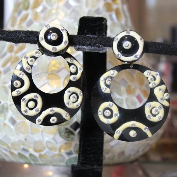 🩶🖤Black 1980's Paint Puff Rhinestone Squiggle Hoop Earrings - Picture 1 of 7